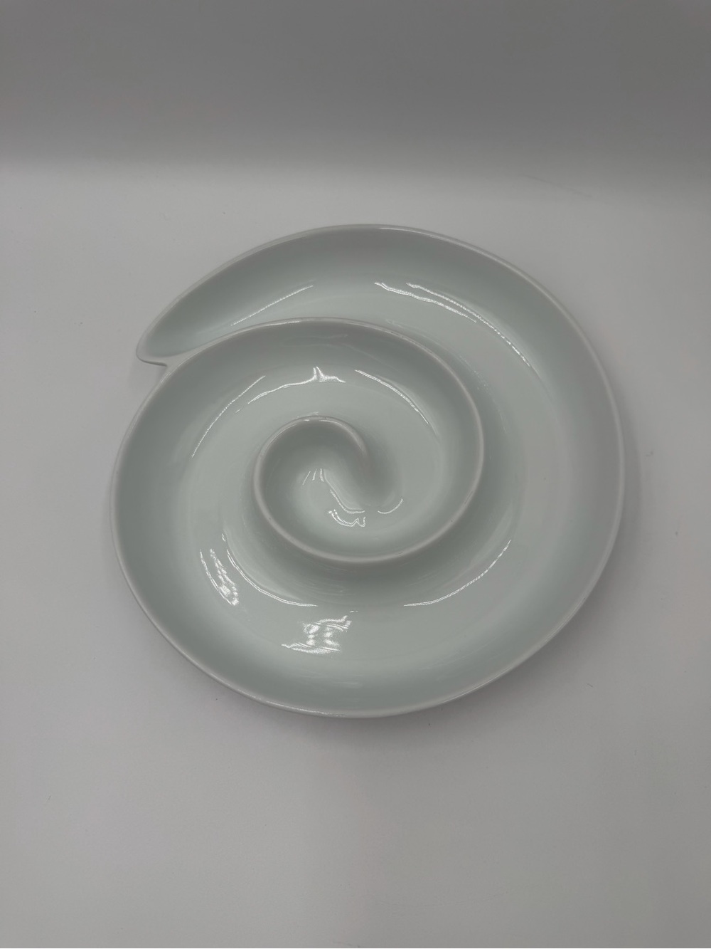 Crate&Barrel White Spiral Ceramic Serving Platter